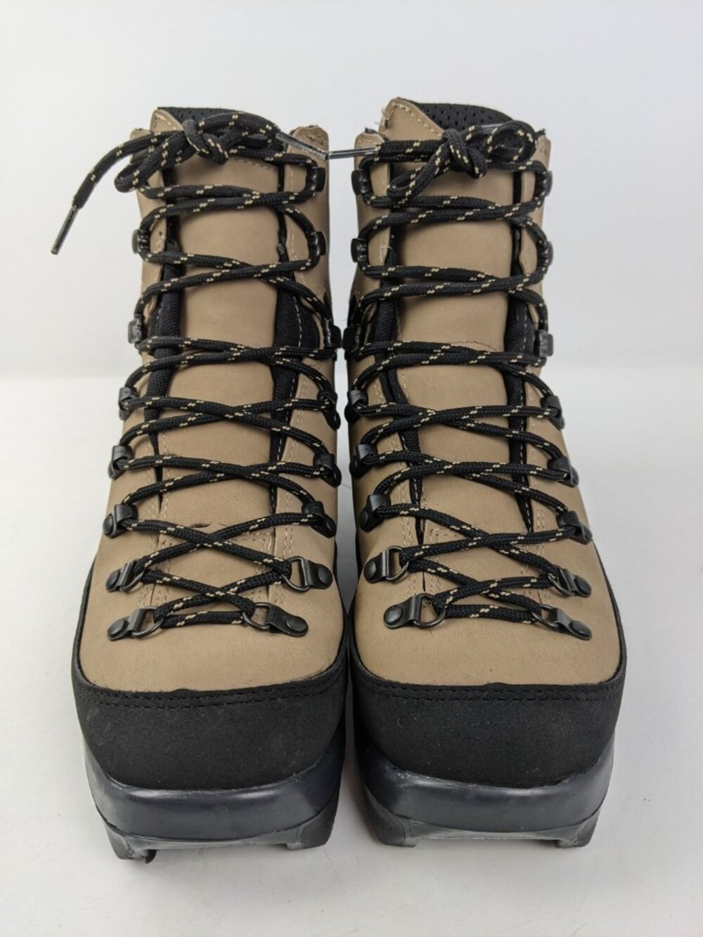 Alpina Montana Size 40 Cross Country Ski Boots Tan 5009-1 Thinsulate Inuslation